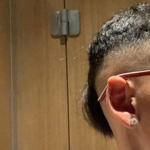 Meet your Posher, Julian